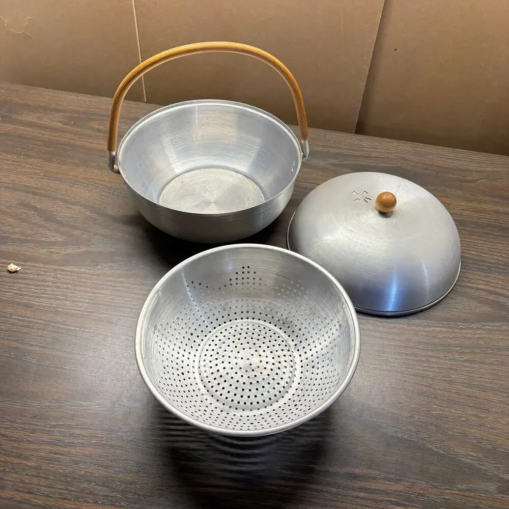Vintage Mirro Bun Warmer Steamer With Bamboo Handle And Wood Knob
